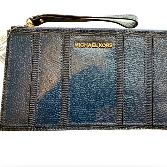 Michael Kors Brooklyn Applique Navy Blue Large
Zip Clutch NWT - Picture 10 of 12